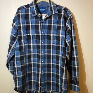 Wrangler Men’s Western Pearl button Large shirt blue stripes excellent condition